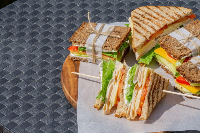 What Sandwich Styles Are Most Popular in Street Food Scenes?