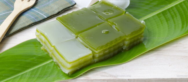 Steamed Coconut-Pandan Cake (Khanom Chan)