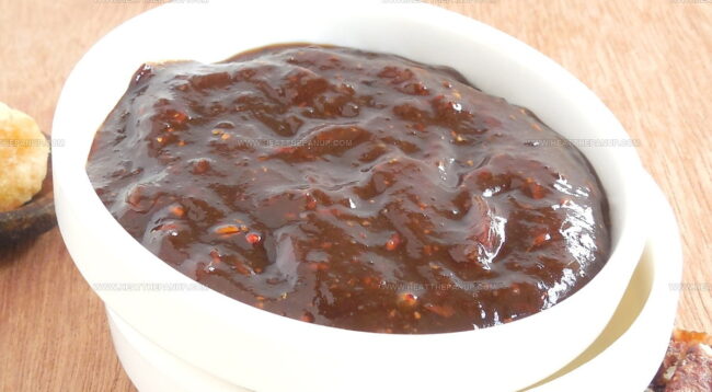 Tamarind Chutney (Imli Ki Chutney)